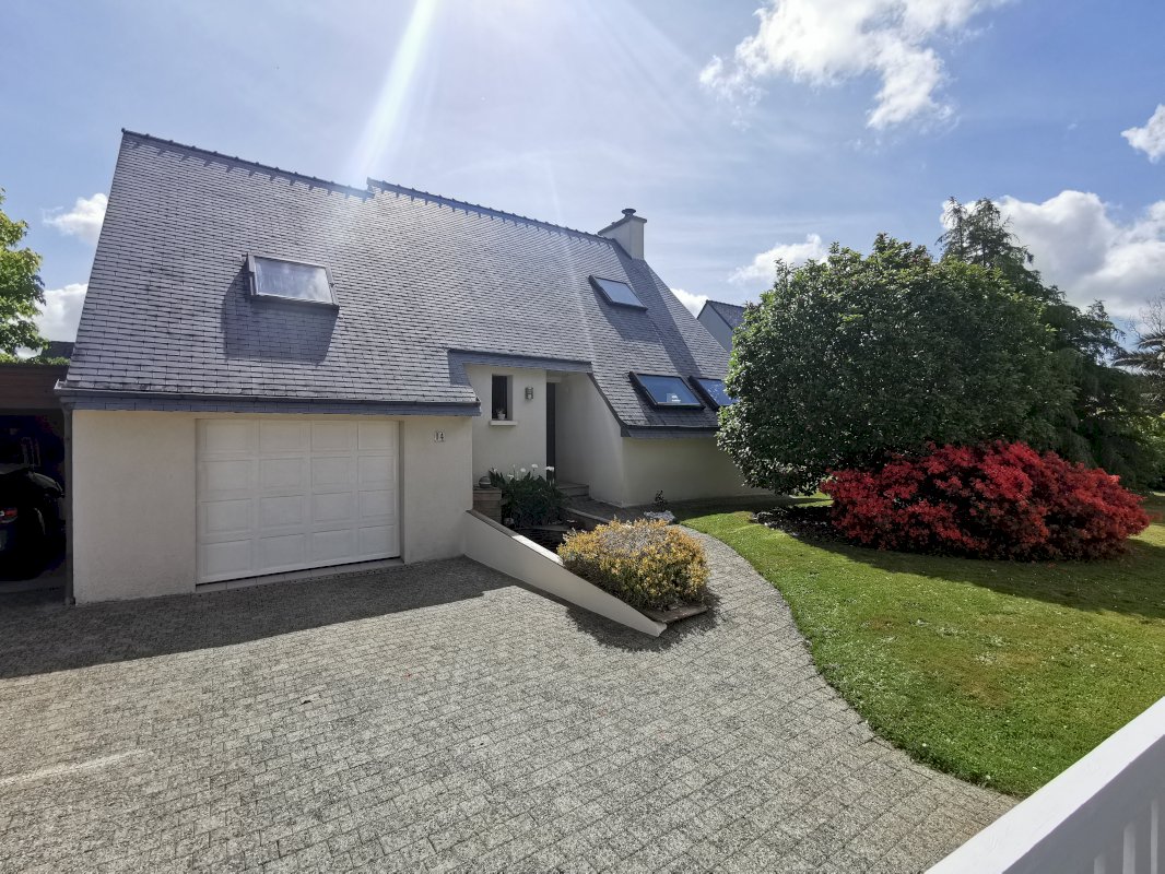 Maison de 120 m² - Photo 1 - Bourg-Blanc