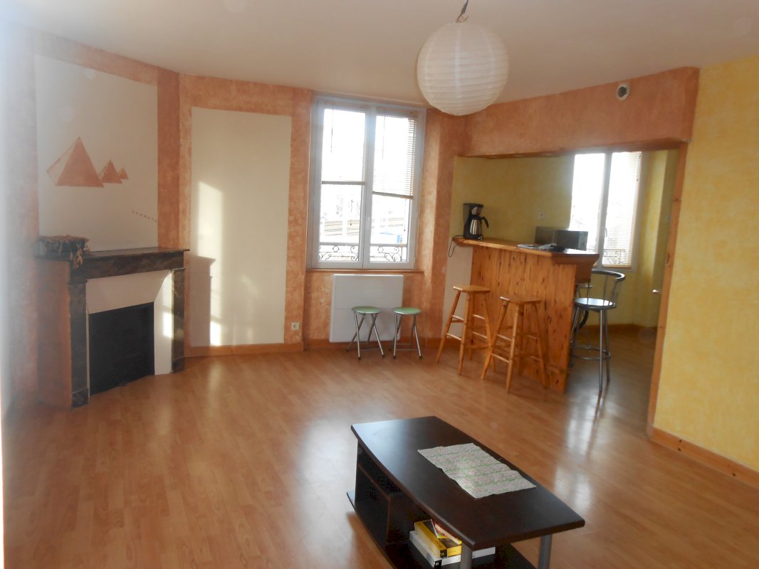 Vend appartement de 46m² 2ém étage trés bien situé 183900 euro - Photo 1 - Rennes