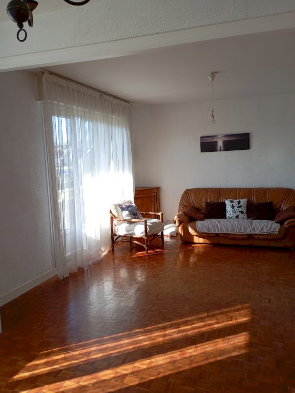 Appartement T4 de 75 m² - Photo 2 - Lorient