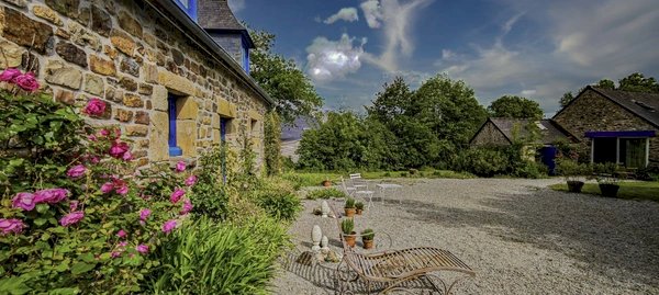 Maison et dépendances rénovées - Photo 2 - Crozon