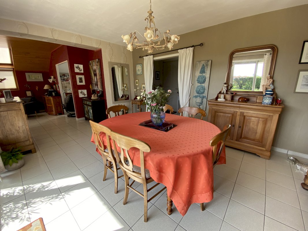 Maison - 6 pièces - 140m² - Photo 3 - Plougourvest