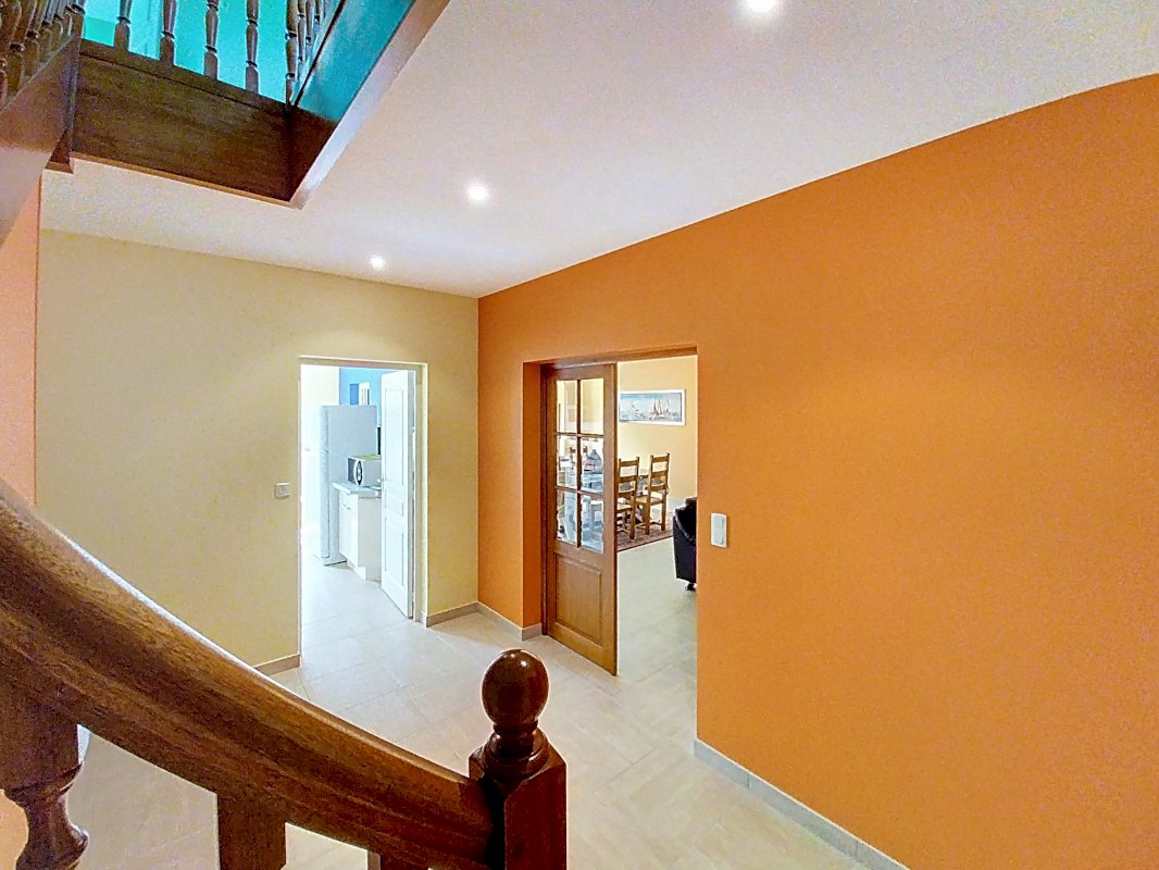Superbe maison de 235 m² - Photo 3 - Pléneuf-Val-André