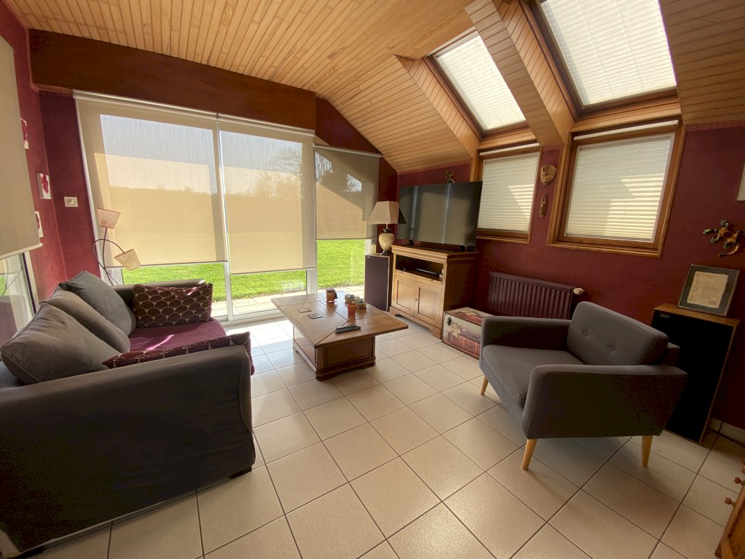 Maison - 6 pièces - 140m² - Photo 4 - Plougourvest