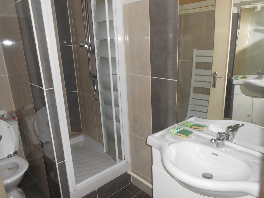Vend appartement de 46m² 2ém étage trés bien situé 183900 euro - Photo 4 - Rennes