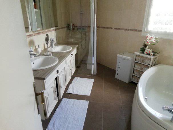 Maison de caractère - Photo 7 - Noyal