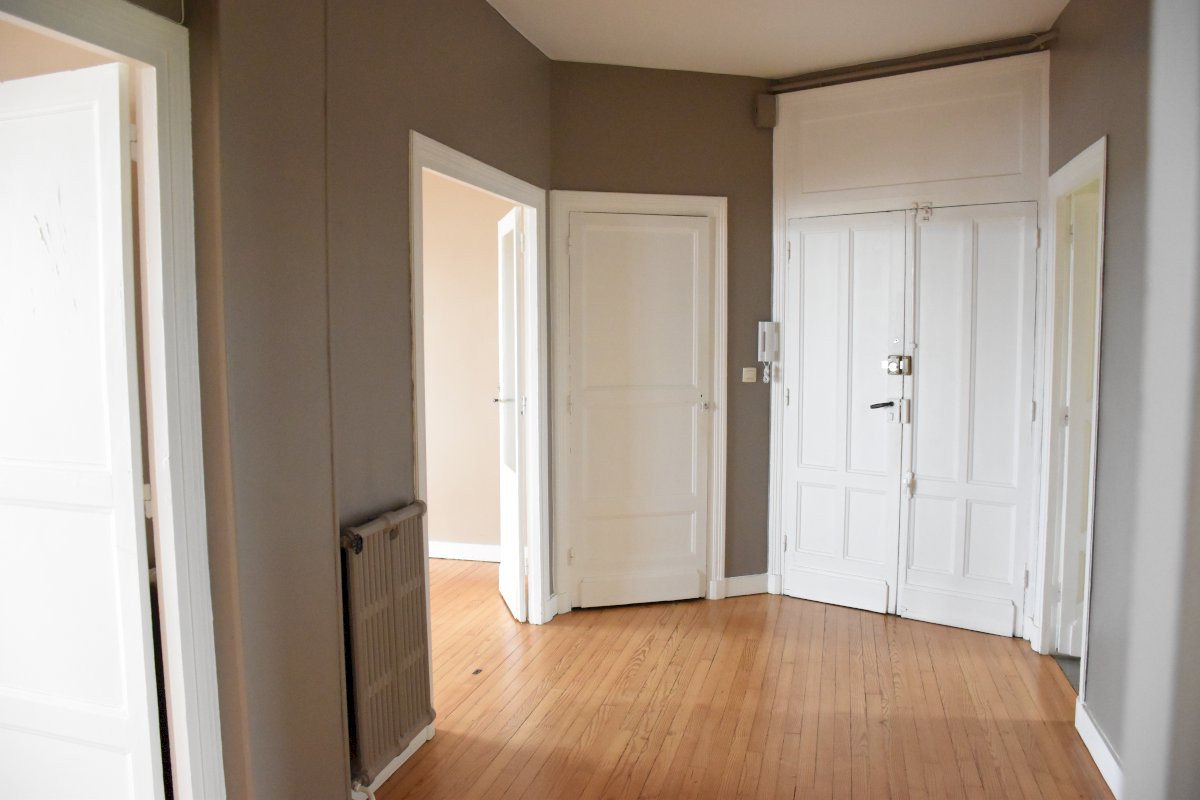 Très grand appartement - Photo 8 - Brest