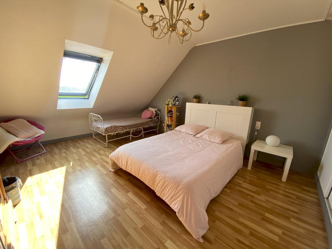 Maison - 6 pièces - 140m² - Photo 9 - Plougourvest